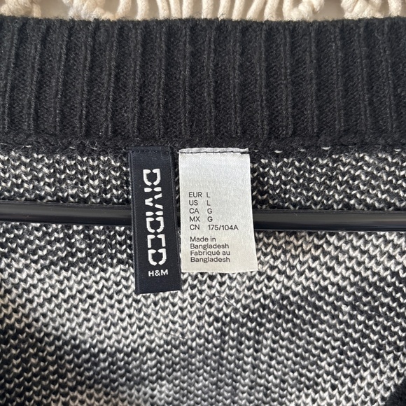 H&M zebra stripe cardigan - Picture 2 of 5